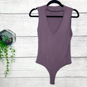 Urban Heritage Purple Sleeveless Choker Neckline Cheeky Bodysuit Size Large